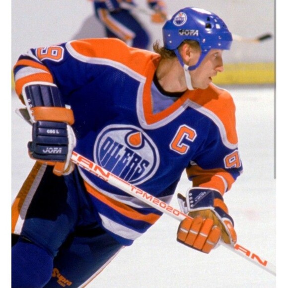 Wayne Gretzky (CCM)-(Oilers)-(Jersey)-(Blue/Orange)-(Used)-(Size:XL-52)-$110.00 - Picture 2 of 9